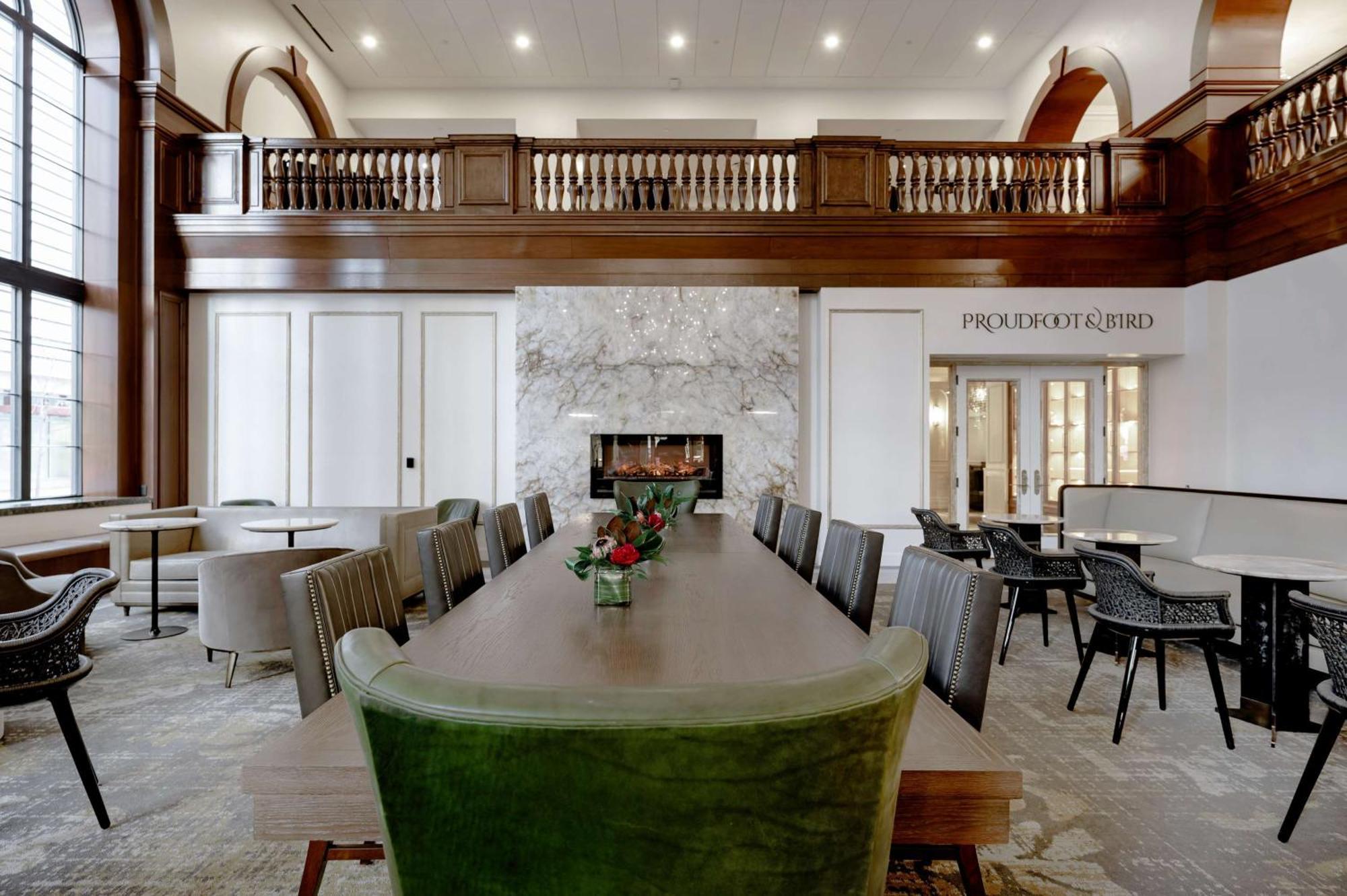 Hotel Fort Des Moines, Curio Collection By Hilton Exteriör bild