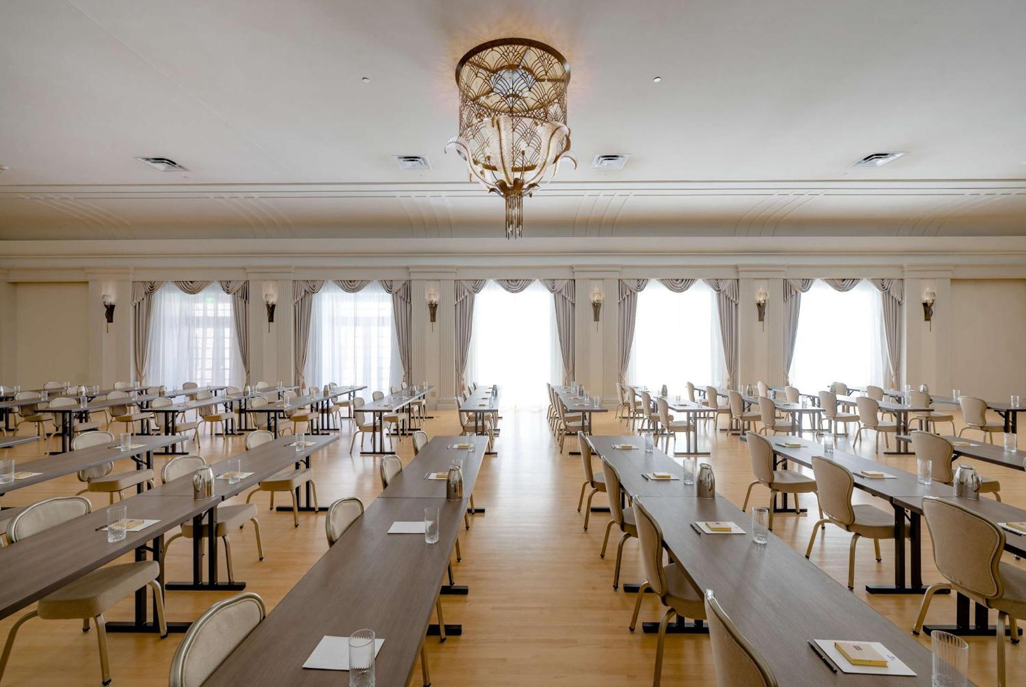 Hotel Fort Des Moines, Curio Collection By Hilton Exteriör bild