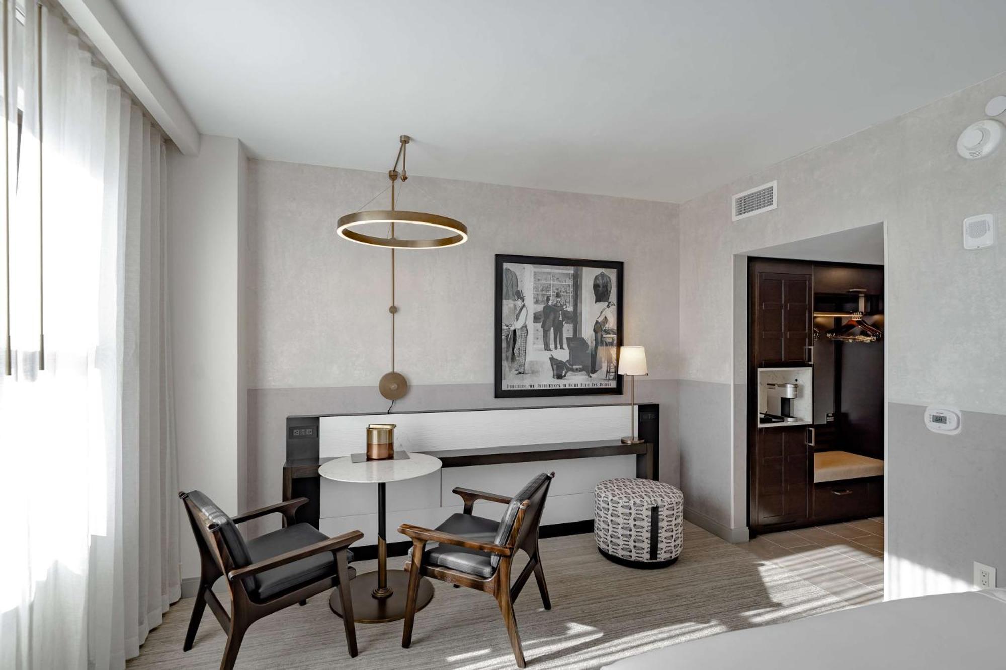 Hotel Fort Des Moines, Curio Collection By Hilton Exteriör bild