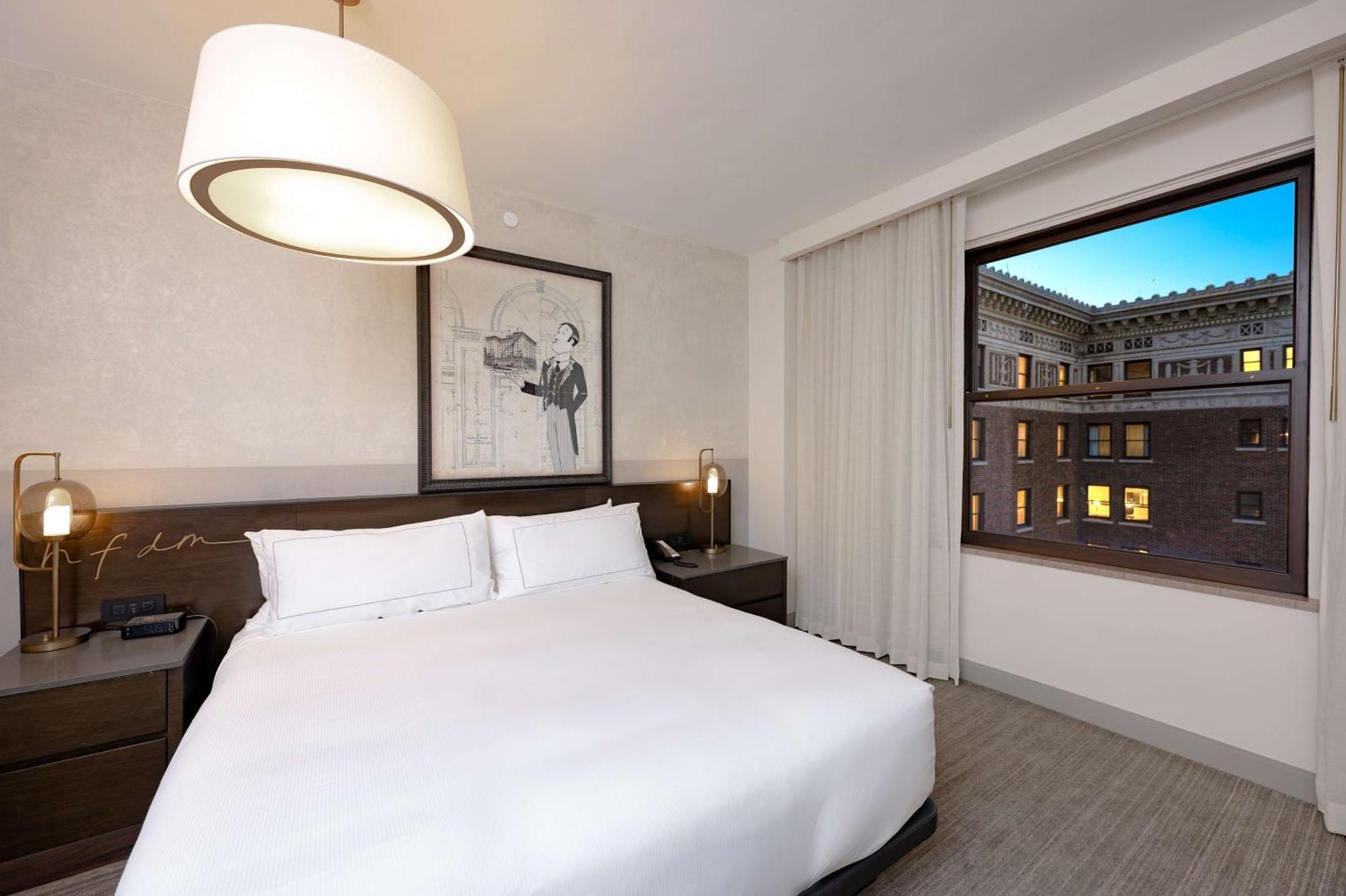 Hotel Fort Des Moines, Curio Collection By Hilton Exteriör bild