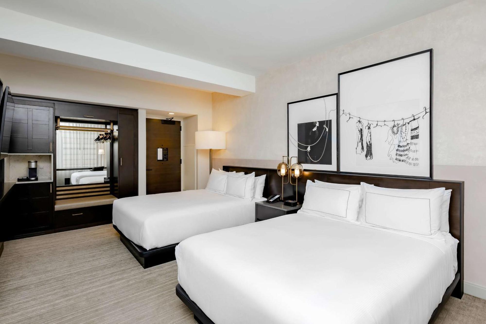Hotel Fort Des Moines, Curio Collection By Hilton Exteriör bild