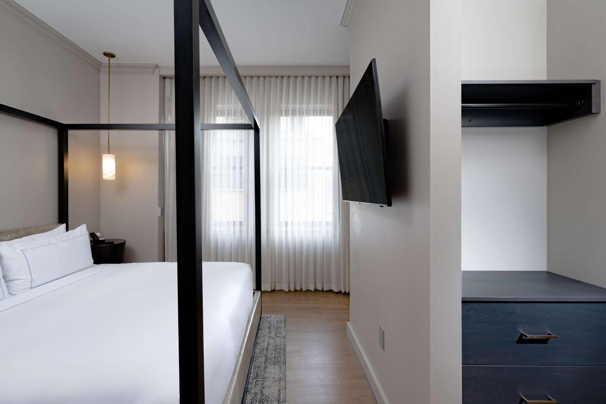 Hotel Fort Des Moines, Curio Collection By Hilton Exteriör bild